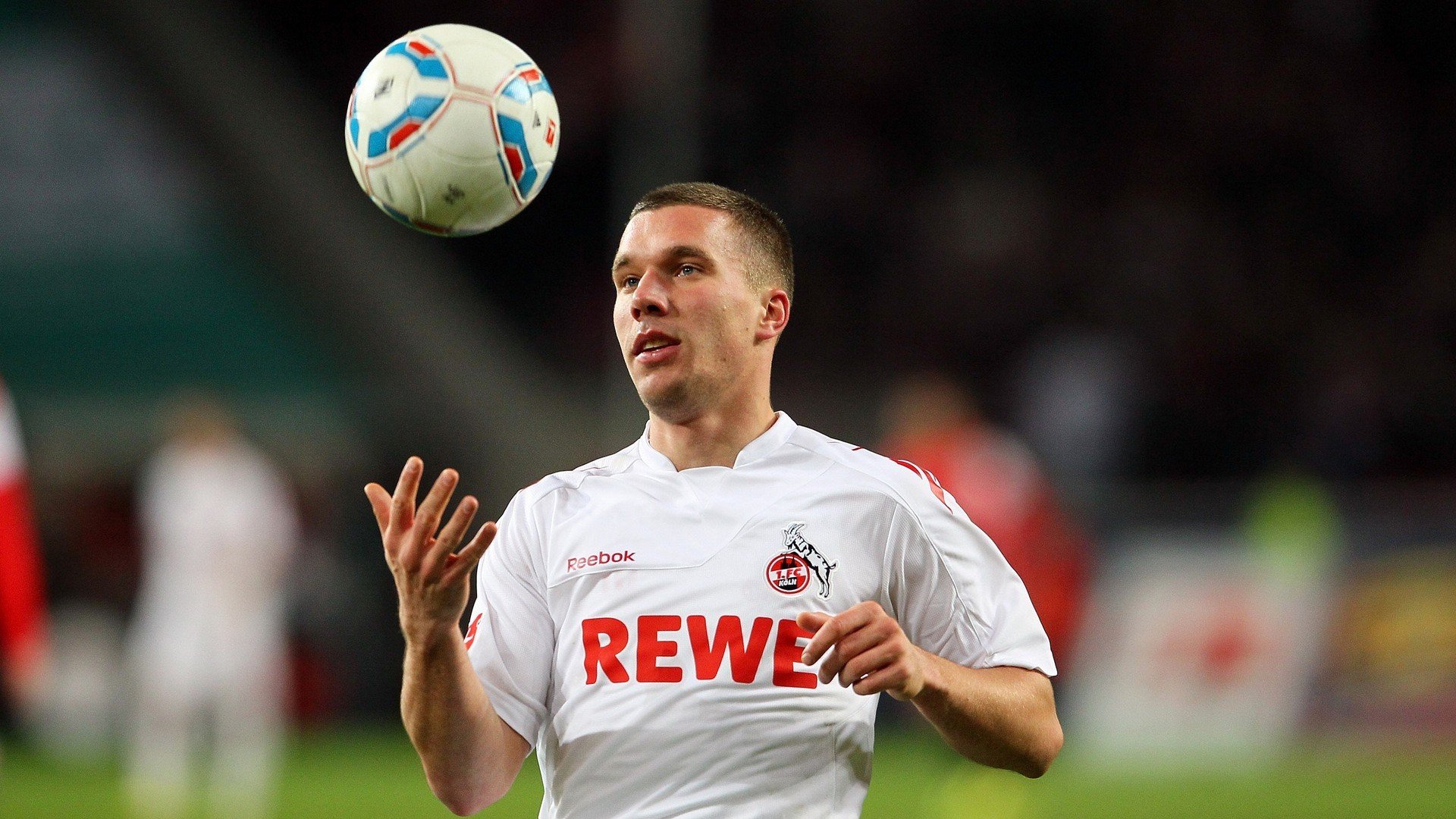 冠军球队球员携手社区开启青少年体育新篇章