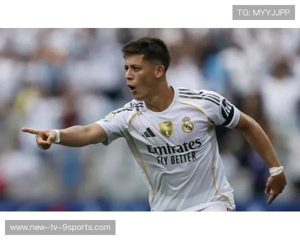 皇马中路渗透，贝林厄姆外脚背传球助攻破门